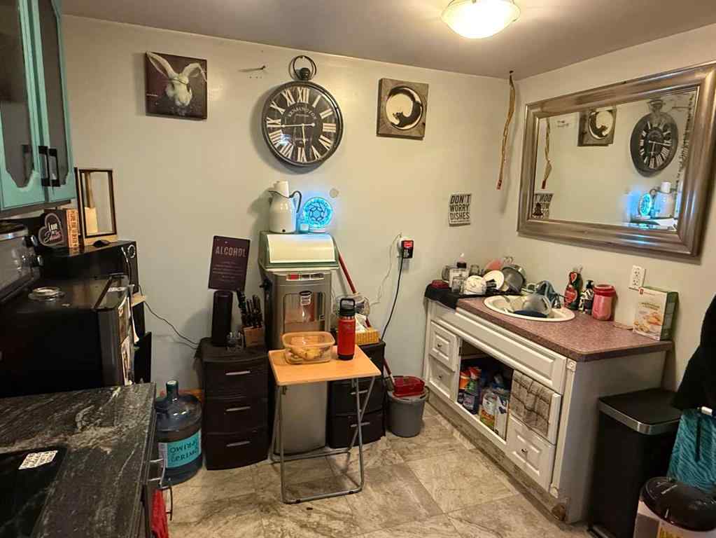 MLS&reg; # A2271012 - 378 4 Street SW in SW Hill Medicine Hat, Residential Open Houses