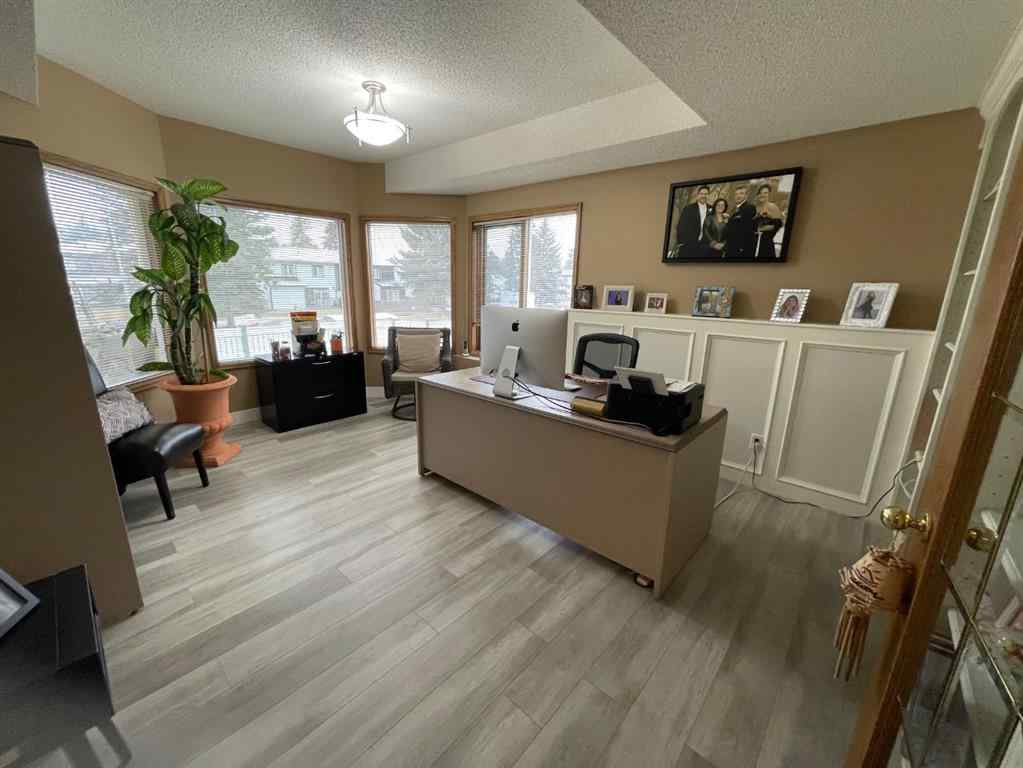 MLS&reg; # A2271016 - 2 Richelieu Court SW in Lincoln Park Calgary, Residential Open Houses