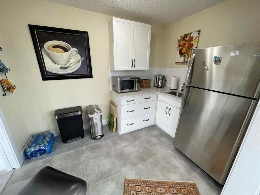 MLS&reg; # A2271016 - 2 Richelieu Court SW in Lincoln Park Calgary, Residential Open Houses