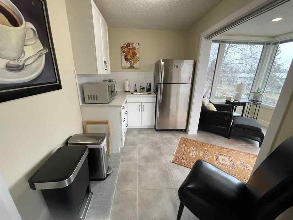 MLS&reg; # A2271016 - 2 Richelieu Court SW in Lincoln Park Calgary, Residential Open Houses