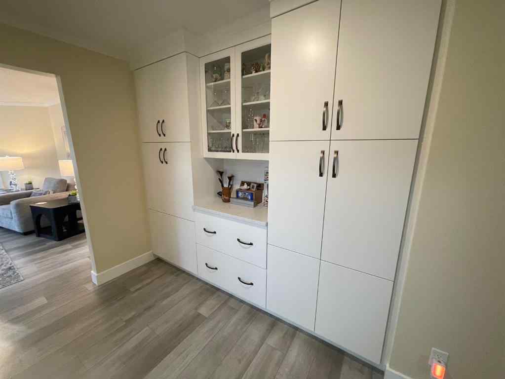 MLS&reg; # A2271016 - 2 Richelieu Court SW in Lincoln Park Calgary, Residential Open Houses