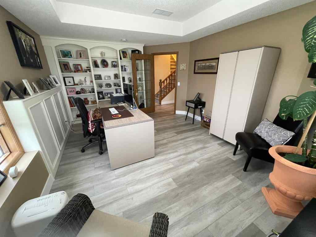 MLS&reg; # A2271016 - 2 Richelieu Court SW in Lincoln Park Calgary, Residential Open Houses