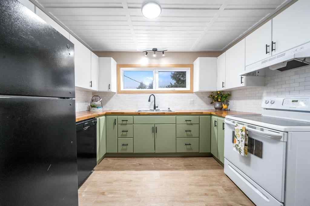 MLS&reg; # A2271019 - 314 6 Street SE in NONE Redcliff, Residential Open Houses