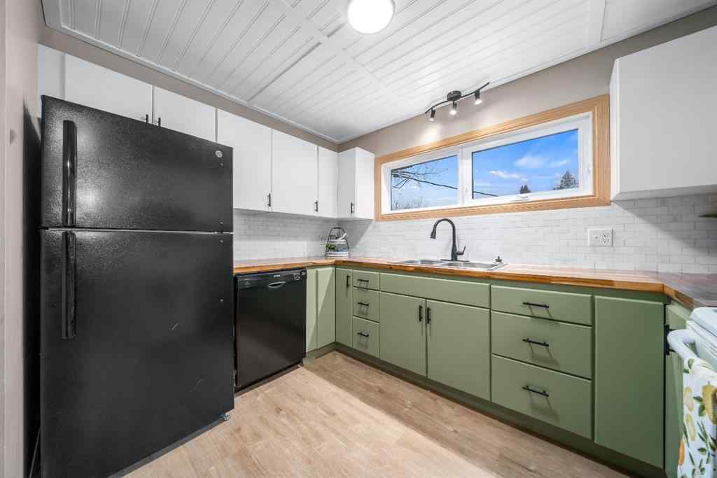 MLS&reg; # A2271019 - 314 6 Street SE in NONE Redcliff, Residential Open Houses