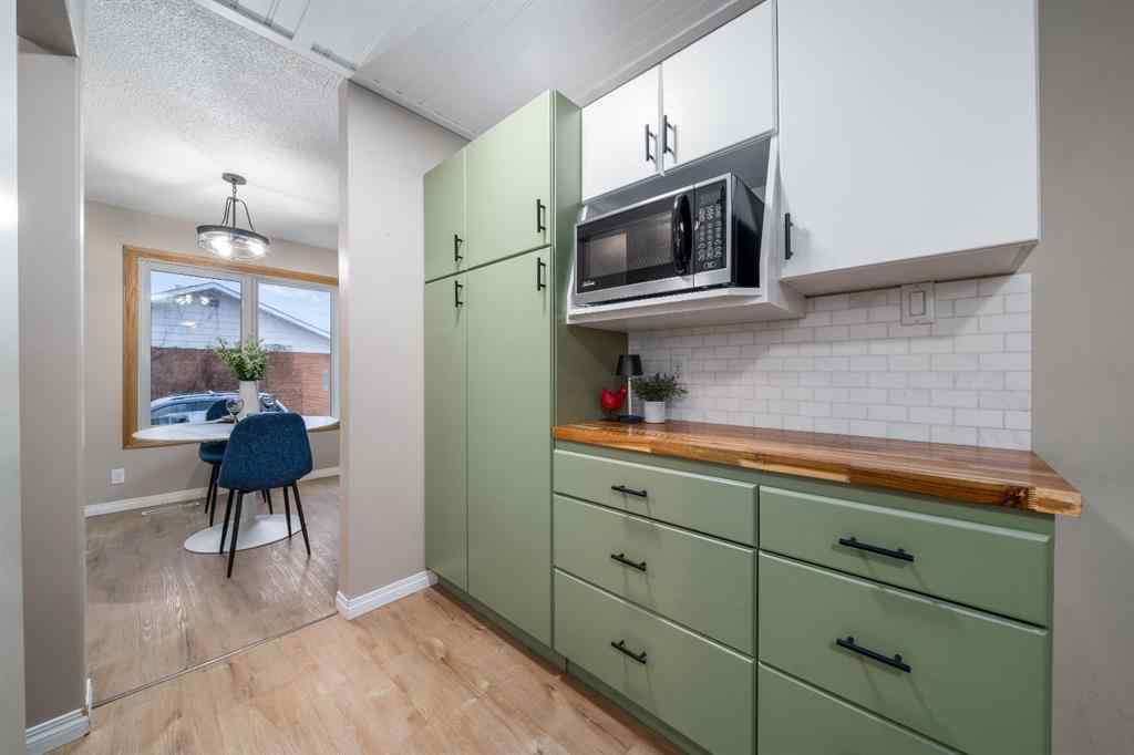 MLS&reg; # A2271019 - 314 6 Street SE in NONE Redcliff, Residential Open Houses