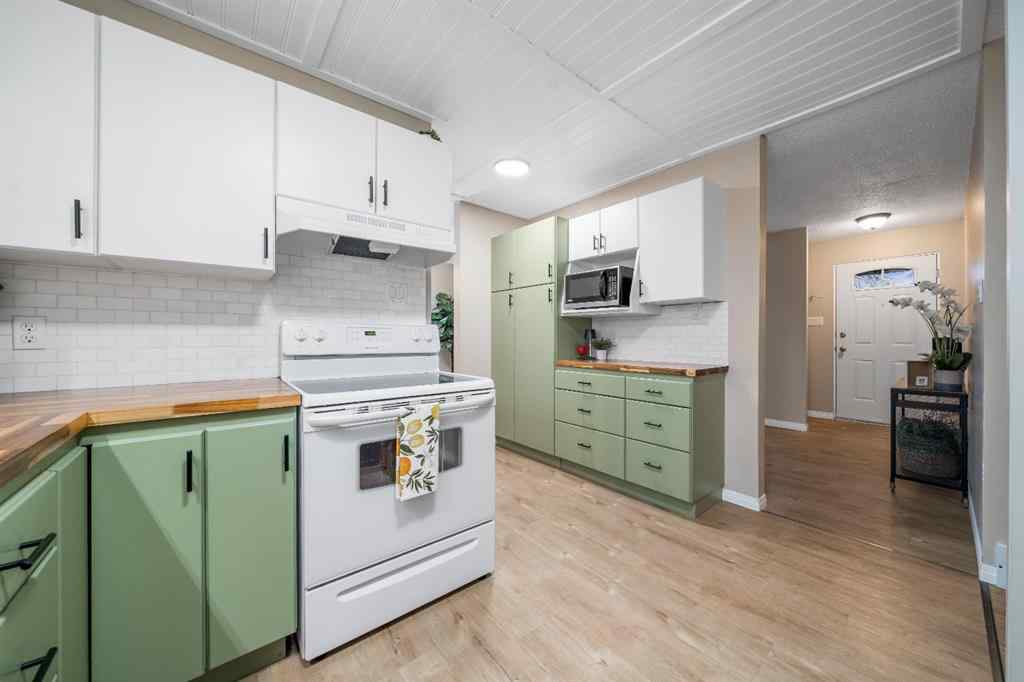 MLS&reg; # A2271019 - 314 6 Street SE in NONE Redcliff, Residential Open Houses