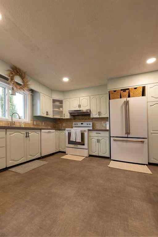 MLS&reg; # A2271027 - 10620 103 Street Close  in NONE Fairview, Residential Open Houses