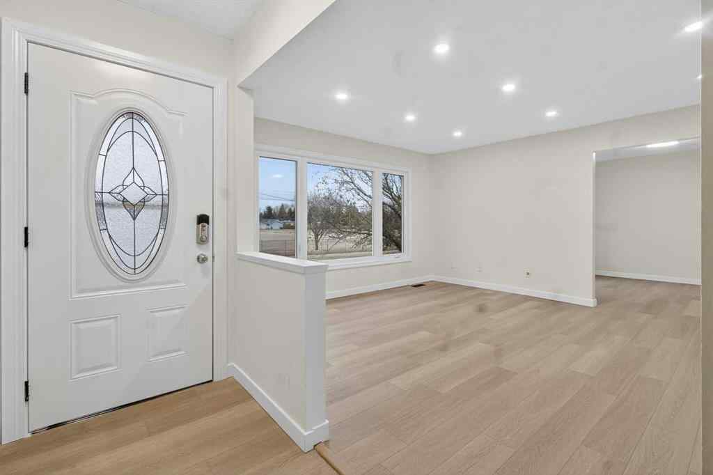 MLS&reg; # A2271050 - 4411 53 Street NW in Varsity Calgary, Residential Open Houses