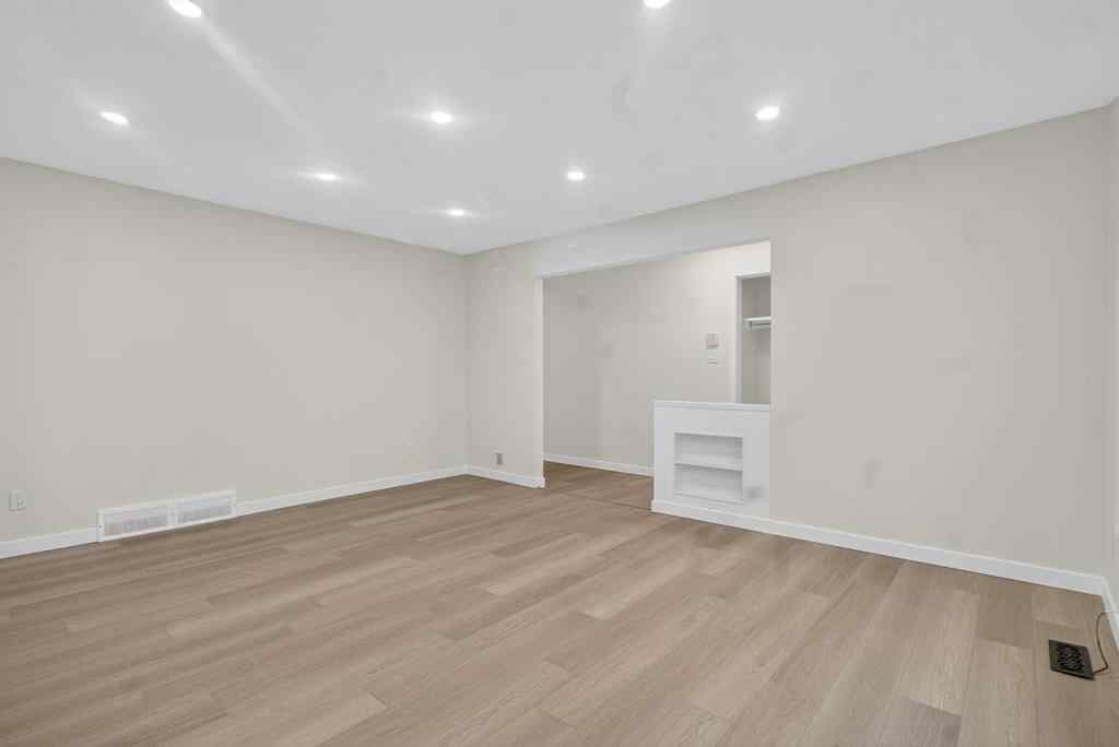 MLS&reg; # A2271050 - 4411 53 Street NW in Varsity Calgary, Residential Open Houses