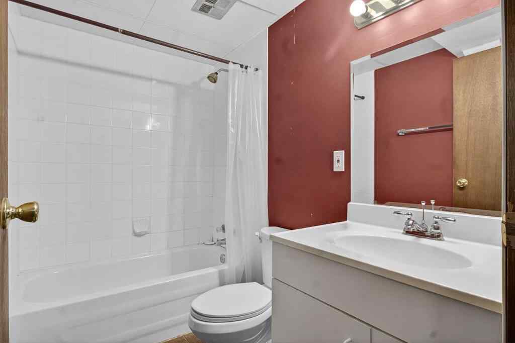 MLS&reg; # A2271050 - 4411 53 Street NW in Varsity Calgary, Residential Open Houses