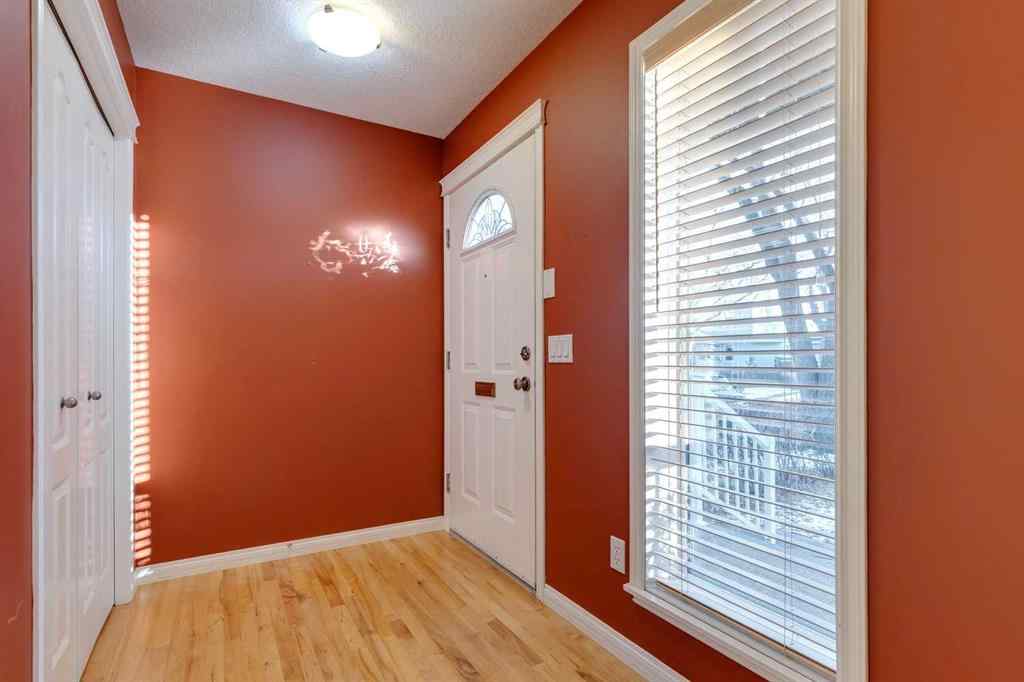 MLS&reg; # A2271052 - 826 18 Avenue NW in Mount Pleasant Calgary, Residential Open Houses