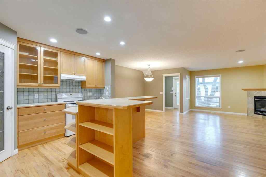 MLS&reg; # A2271052 - 826 18 Avenue NW in Mount Pleasant Calgary, Residential Open Houses