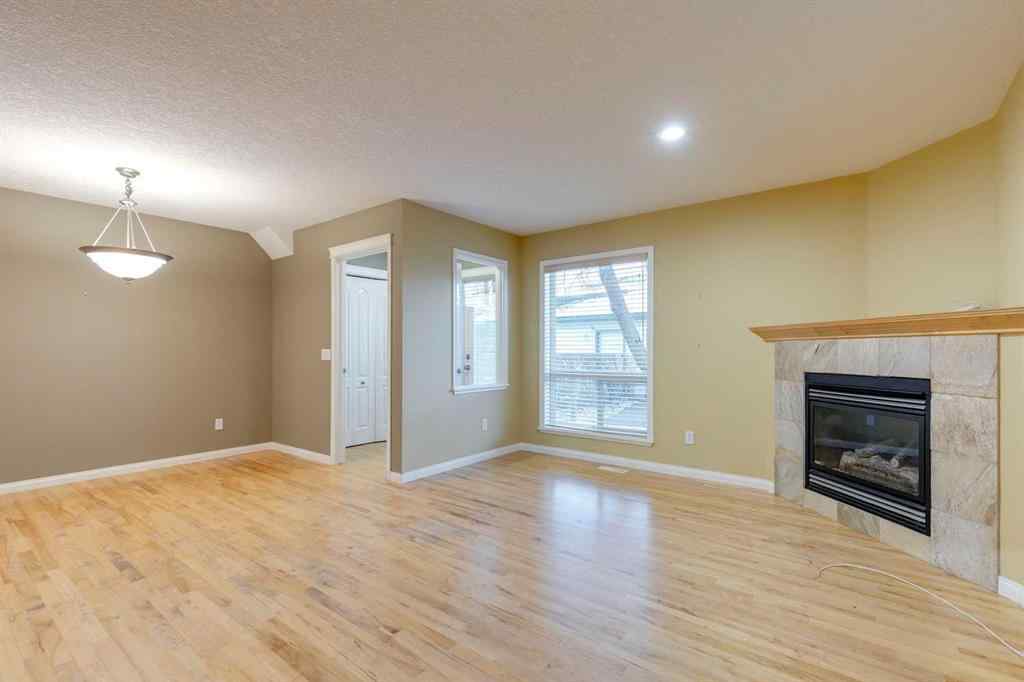 MLS&reg; # A2271052 - 826 18 Avenue NW in Mount Pleasant Calgary, Residential Open Houses
