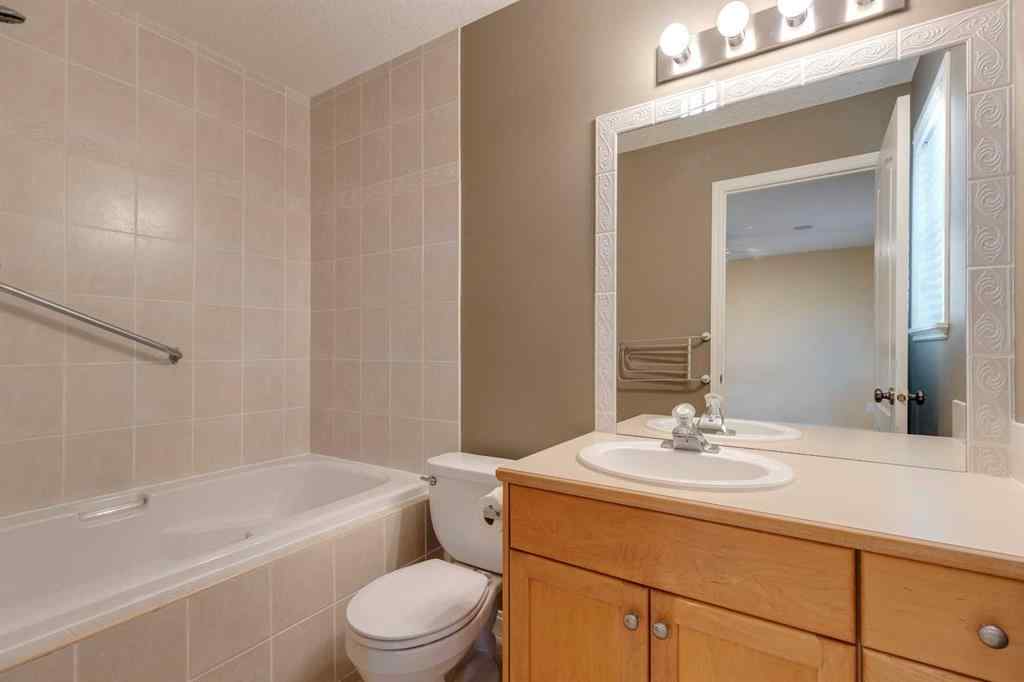 MLS&reg; # A2271052 - 826 18 Avenue NW in Mount Pleasant Calgary, Residential Open Houses