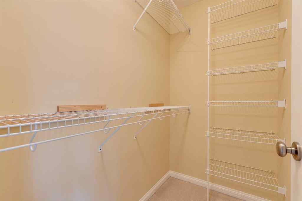 MLS&reg; # A2271052 - 826 18 Avenue NW in Mount Pleasant Calgary, Residential Open Houses