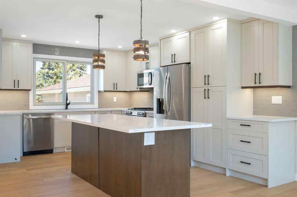 MLS&reg; # A2271071 - 924 Canna Crescent SW in Canyon Meadows Calgary, Residential Open Houses