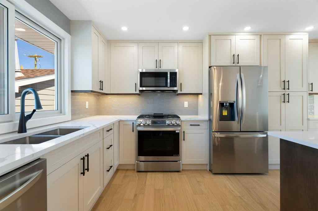 MLS&reg; # A2271071 - 924 Canna Crescent SW in Canyon Meadows Calgary, Residential Open Houses