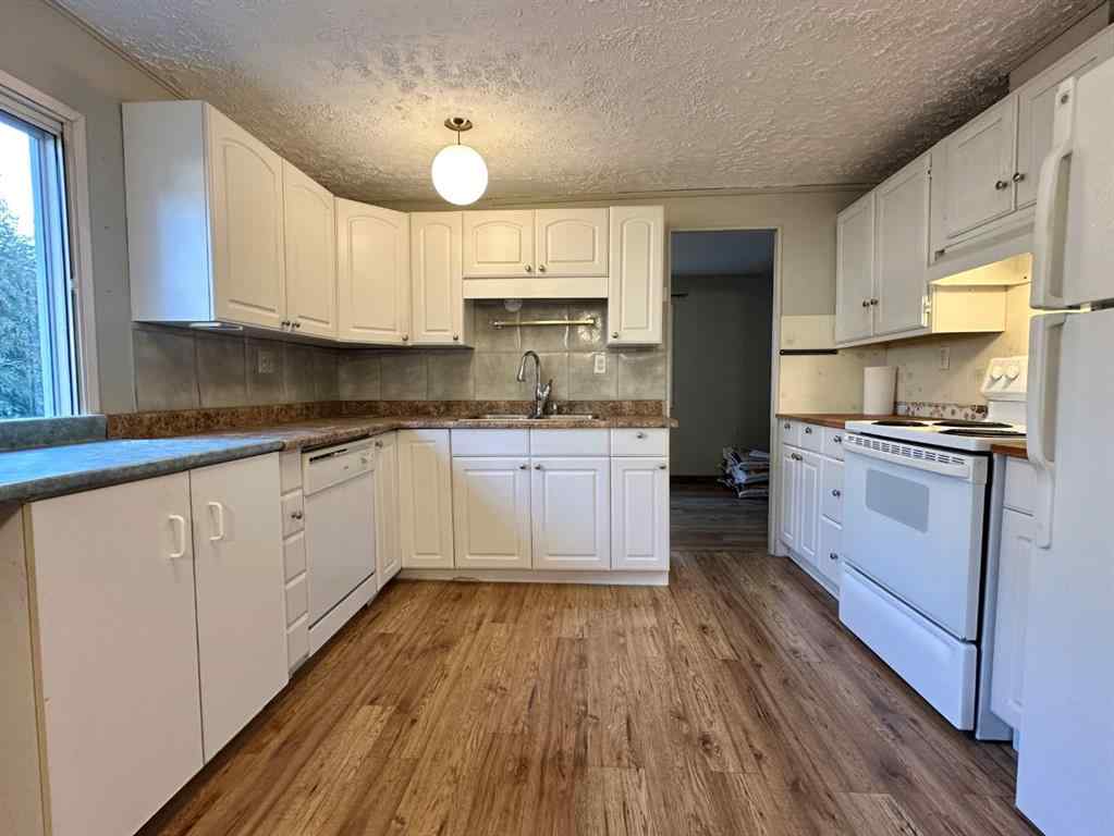 MLS&reg; # A2271077 - 5234 48 Street  in NONE Mayerthorpe, Residential Open Houses