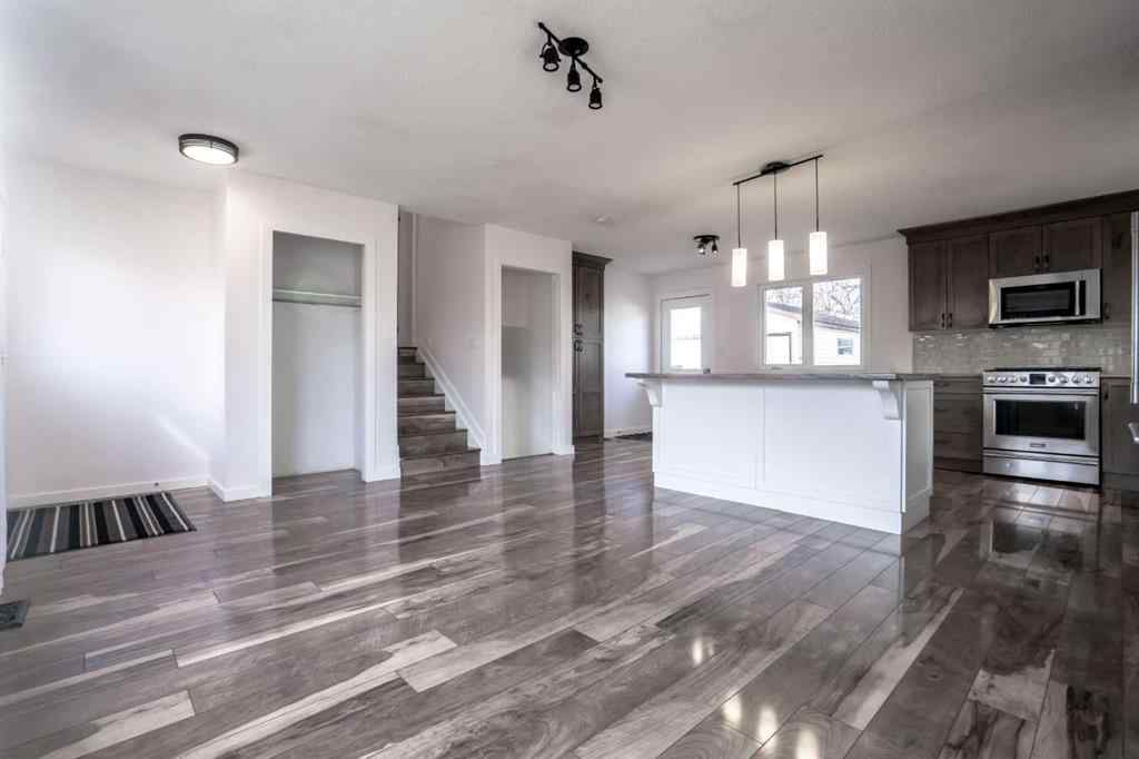 MLS&reg; # A2271081 - 8126 95 St   in North End Peace River, Residential Open Houses