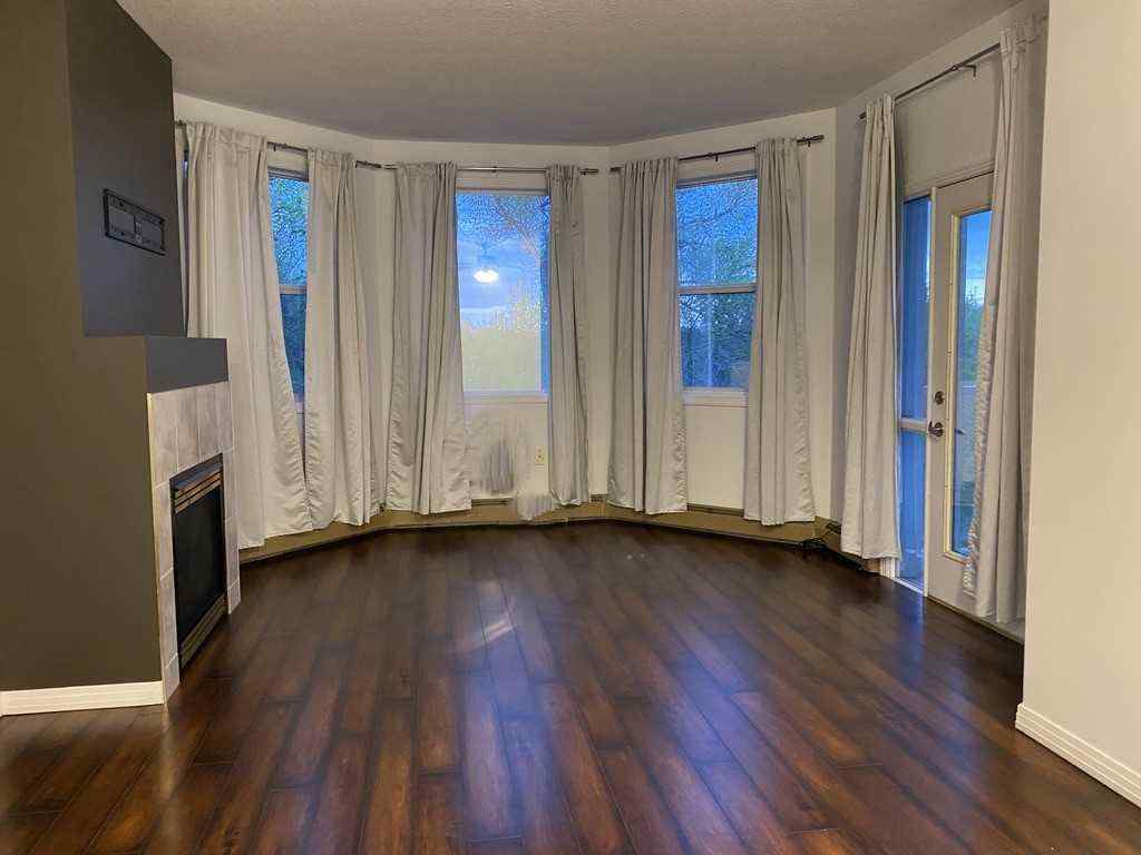 MLS&reg; # A2271082 - Unit #202 5211 39 Street  in South Hill Red Deer, Residential Open Houses