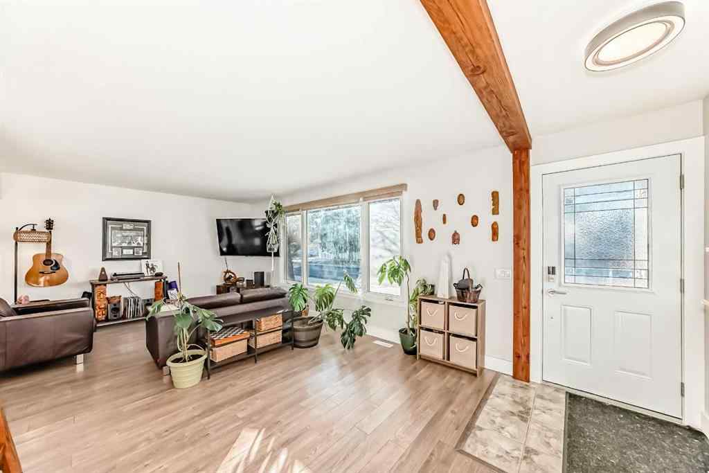 MLS&reg; # A2271085 - 512 52 Avenue W in NONE Claresholm, Residential Open Houses