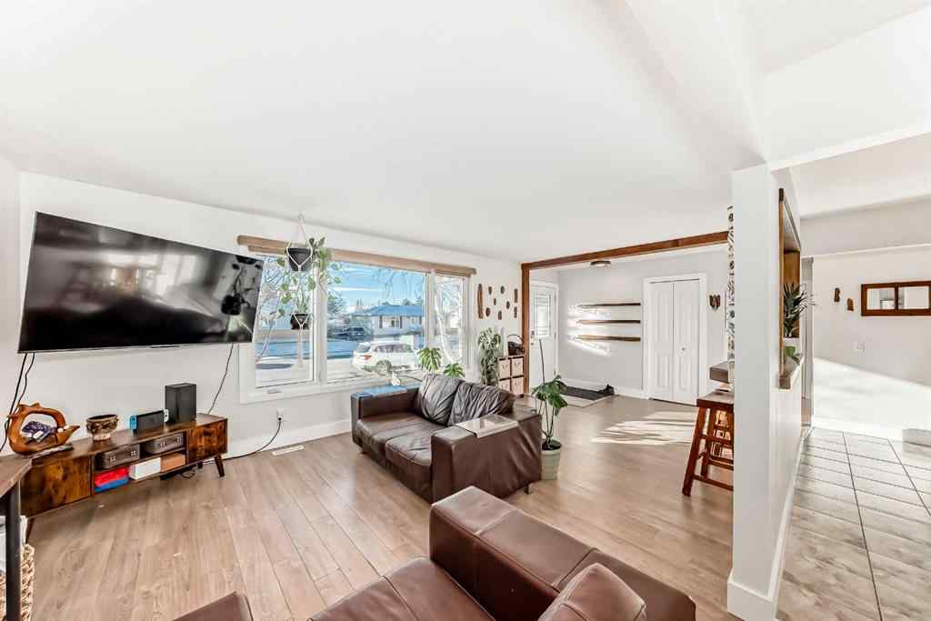 MLS&reg; # A2271085 - 512 52 Avenue W in NONE Claresholm, Residential Open Houses