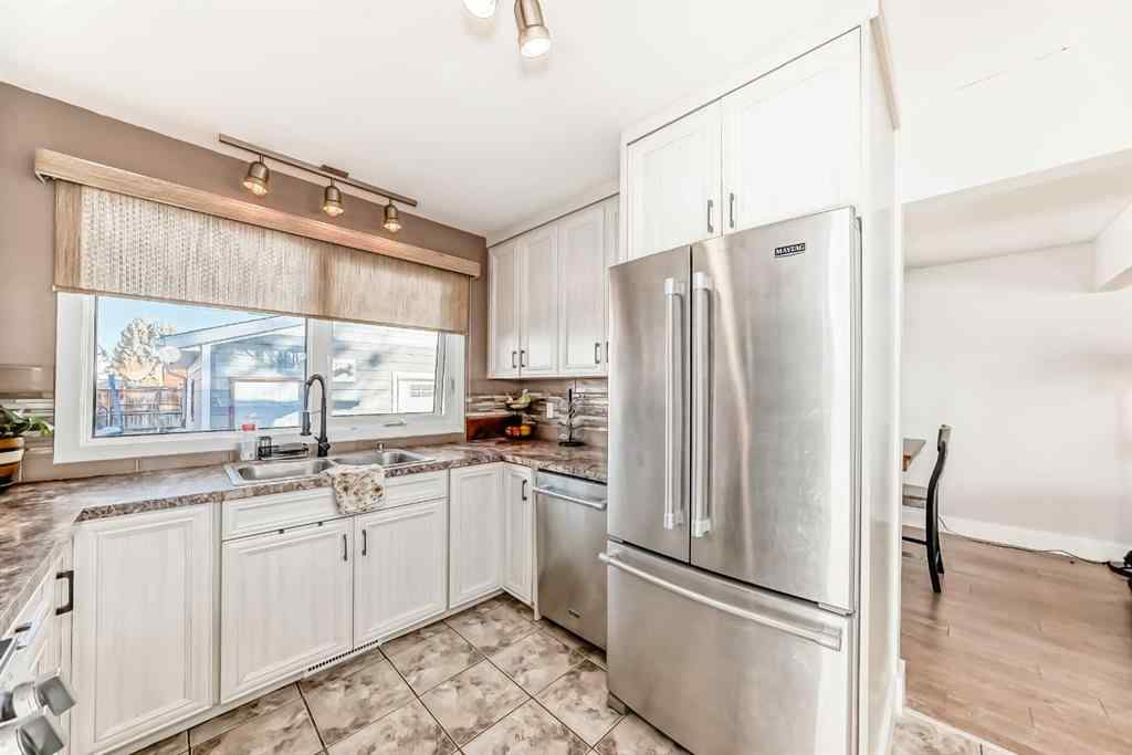MLS&reg; # A2271085 - 512 52 Avenue W in NONE Claresholm, Residential Open Houses