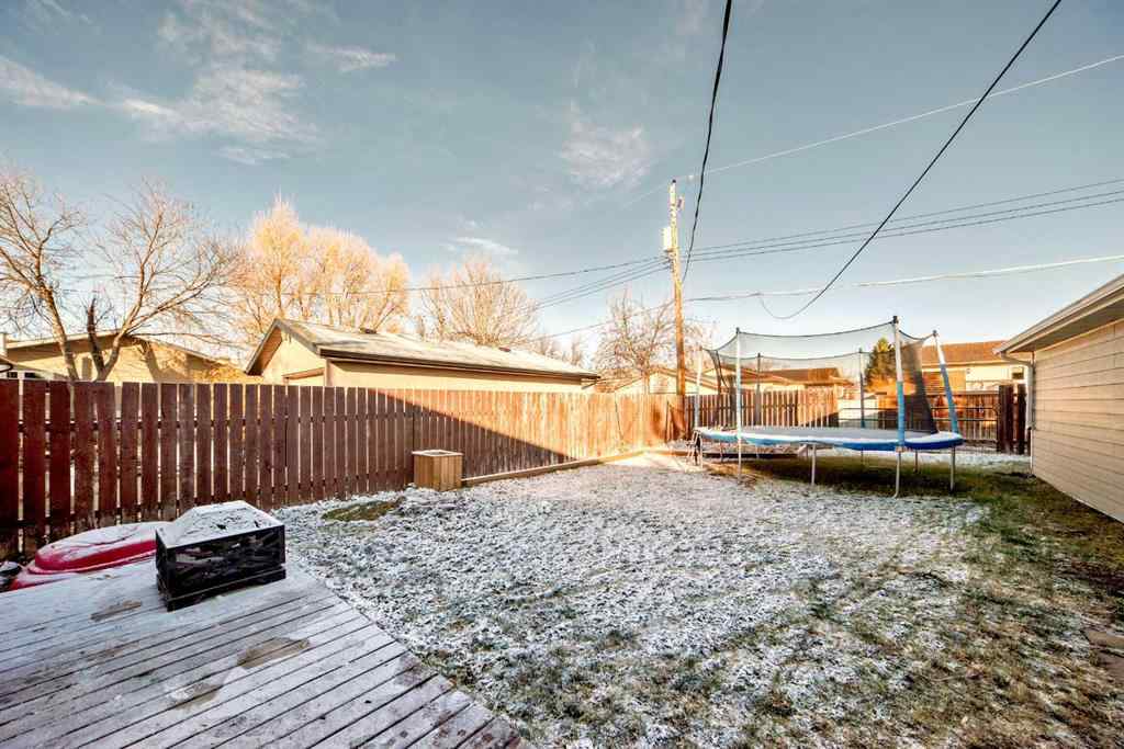 MLS&reg; # A2271085 - 512 52 Avenue W in NONE Claresholm, Residential Open Houses