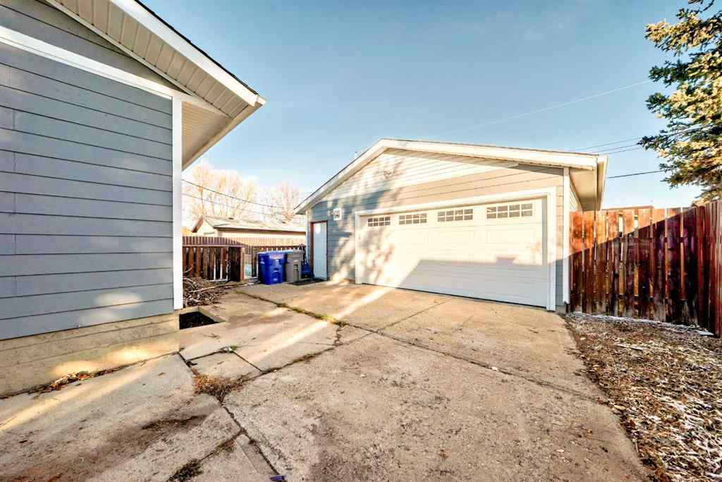 MLS&reg; # A2271085 - 512 52 Avenue W in NONE Claresholm, Residential Open Houses