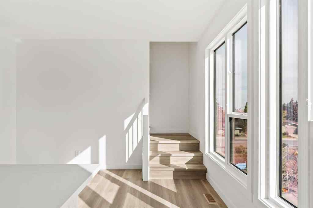 MLS&reg; # A2271094 - 2507 Sovereign Crescent SW in Shaganappi Calgary, Residential Open Houses