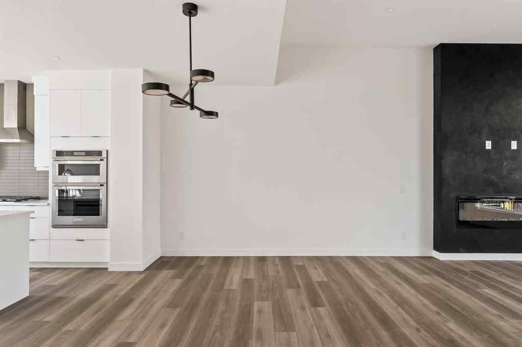 MLS&reg; # A2271094 - 2507 Sovereign Crescent SW in Shaganappi Calgary, Residential Open Houses