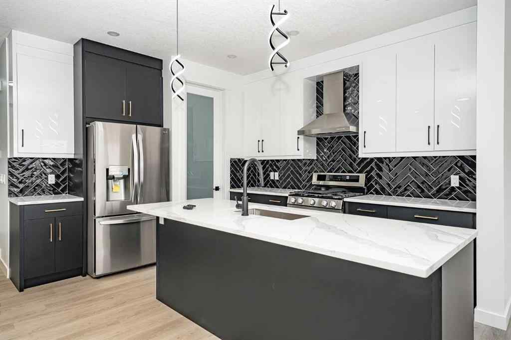 MLS&reg; # A2271098 - 182 Lakewood Crescent  in Lakewood Strathmore, Residential Open Houses