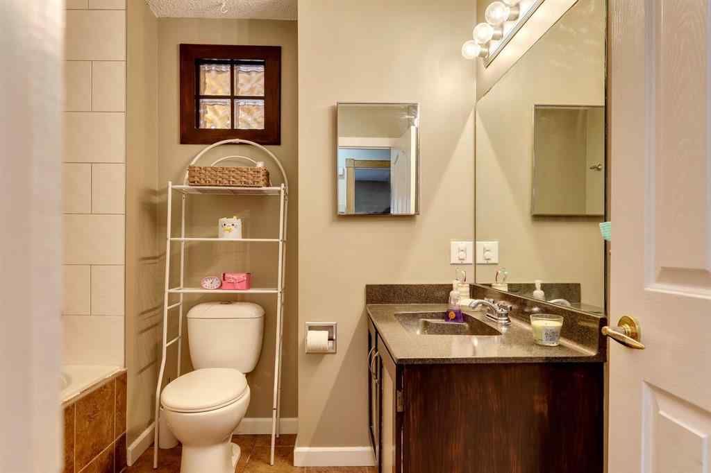 MLS&reg; # A2271100 - 19 Shawmeadows Gate SW in Shawnessy Calgary, Residential Open Houses