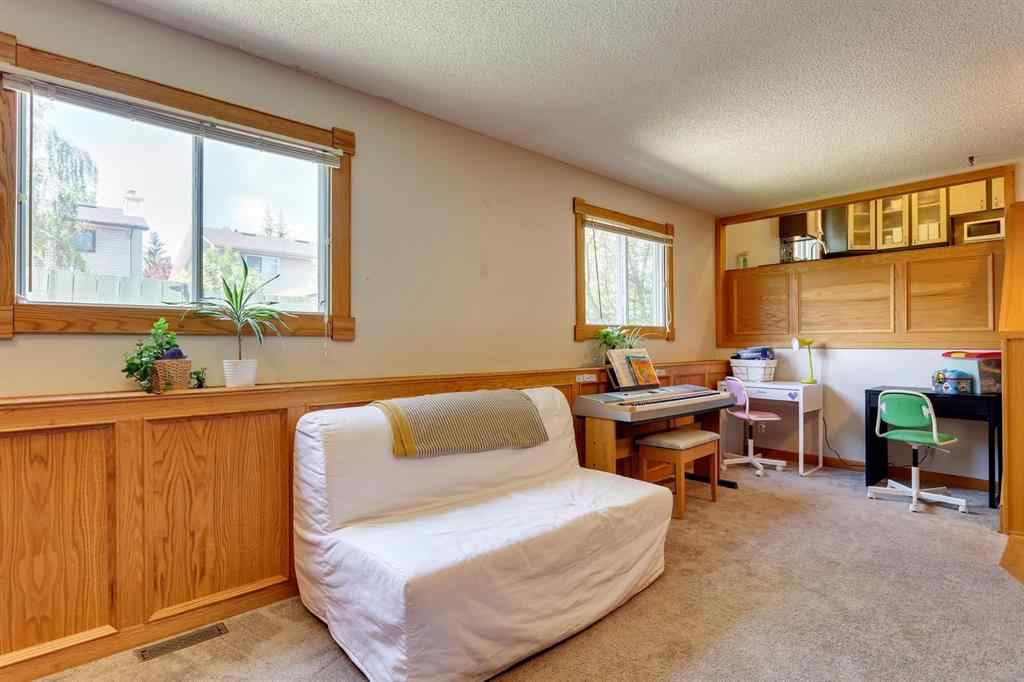 MLS&reg; # A2271100 - 19 Shawmeadows Gate SW in Shawnessy Calgary, Residential Open Houses