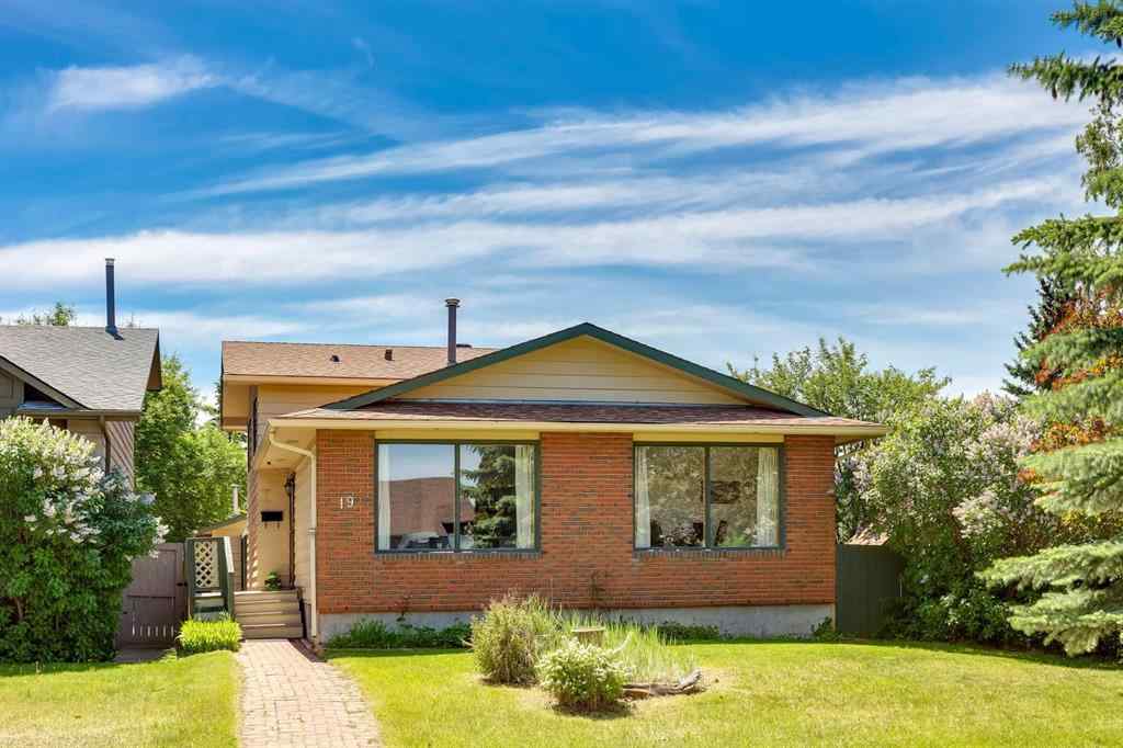 MLS&reg; # A2271100 - 19 Shawmeadows Gate SW in Shawnessy Calgary, Residential Open Houses