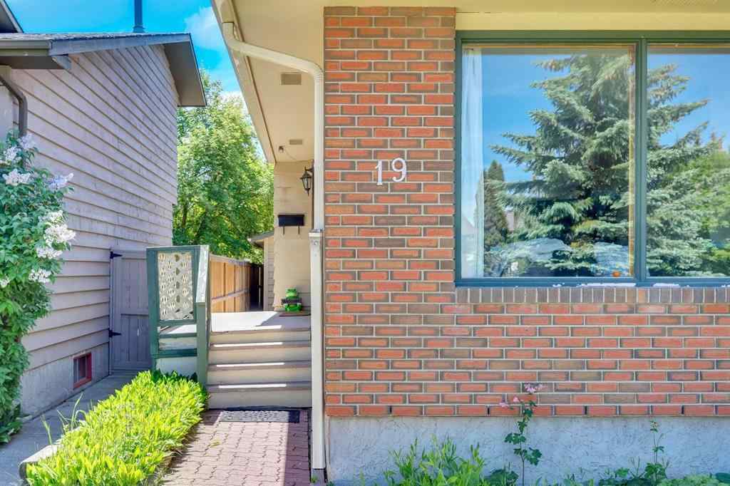 MLS&reg; # A2271100 - 19 Shawmeadows Gate SW in Shawnessy Calgary, Residential Open Houses