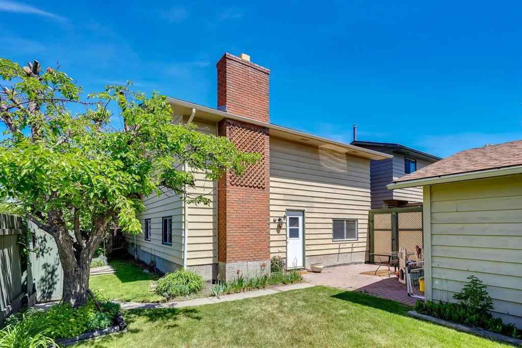 MLS&reg; # A2271100 - 19 Shawmeadows Gate SW in Shawnessy Calgary, Residential Open Houses