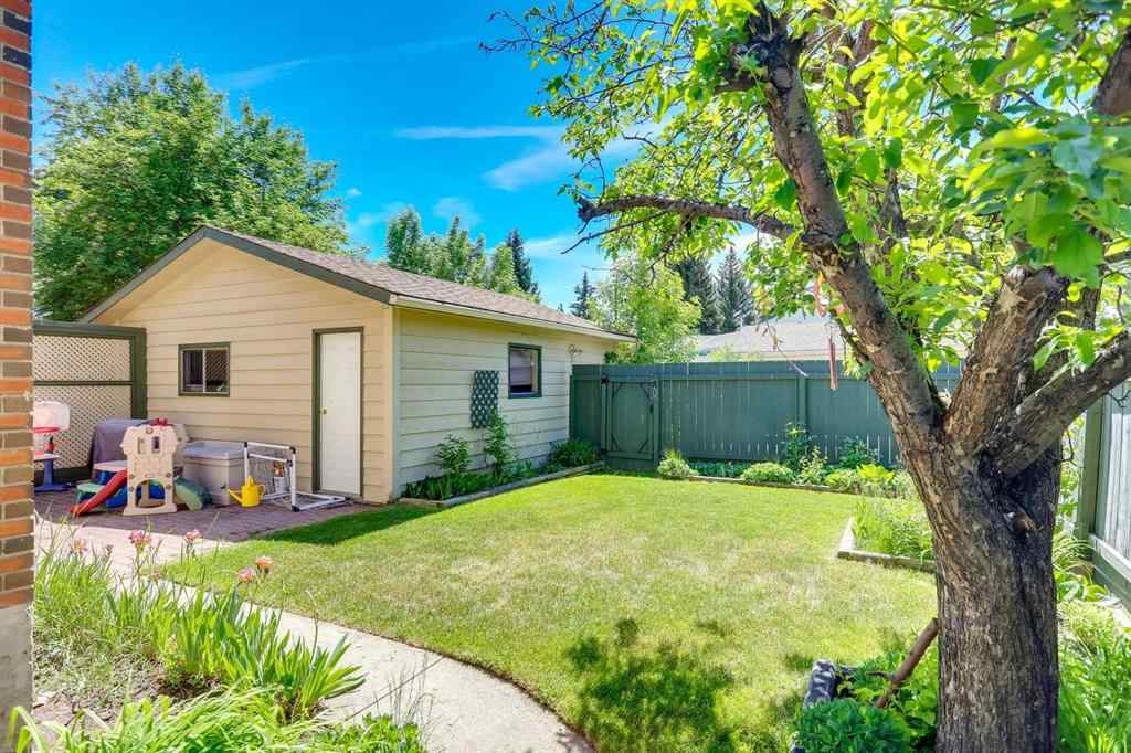 MLS&reg; # A2271100 - 19 Shawmeadows Gate SW in Shawnessy Calgary, Residential Open Houses