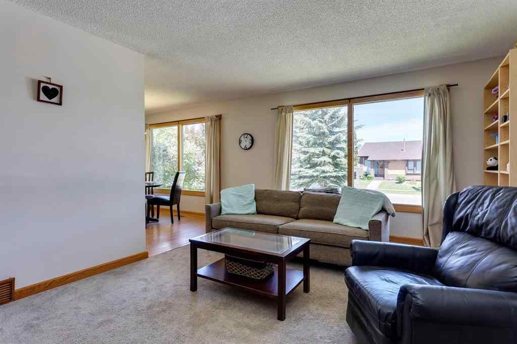 MLS&reg; # A2271100 - 19 Shawmeadows Gate SW in Shawnessy Calgary, Residential Open Houses