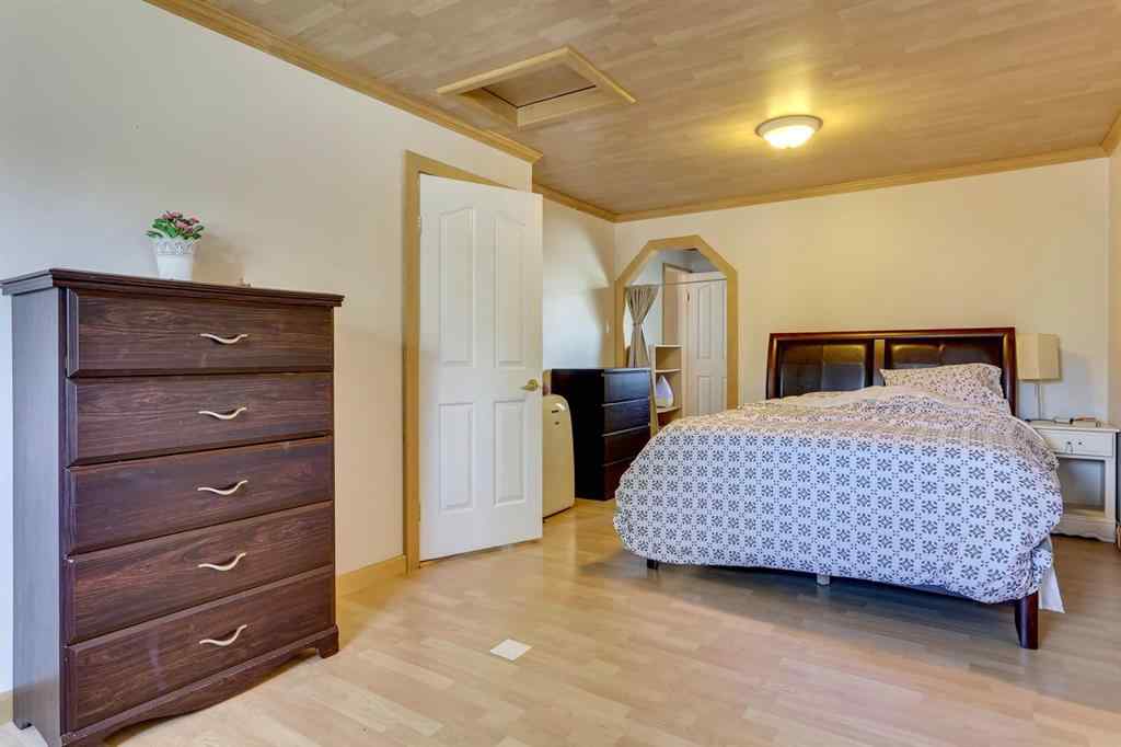 MLS&reg; # A2271100 - 19 Shawmeadows Gate SW in Shawnessy Calgary, Residential Open Houses