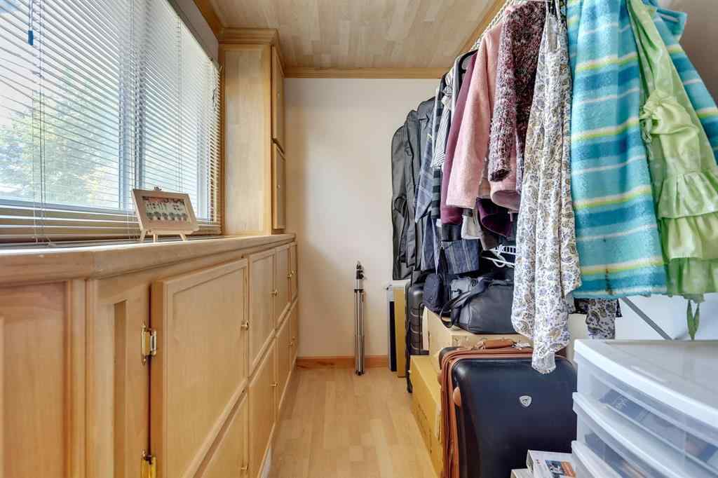 MLS&reg; # A2271100 - 19 Shawmeadows Gate SW in Shawnessy Calgary, Residential Open Houses