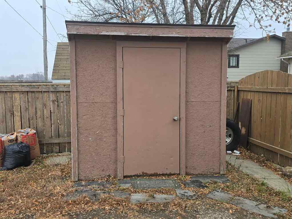 MLS&reg; # A2271130 - 425A 7 Street N in NONE Picture Butte, Residential Open Houses