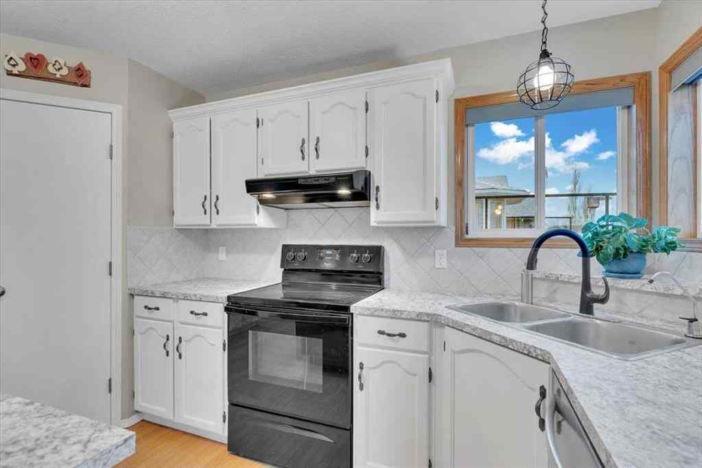 MLS&reg; # A2271137 - 507 Sheep River Close  in Sheep River Ridge Okotoks, Residential Open Houses