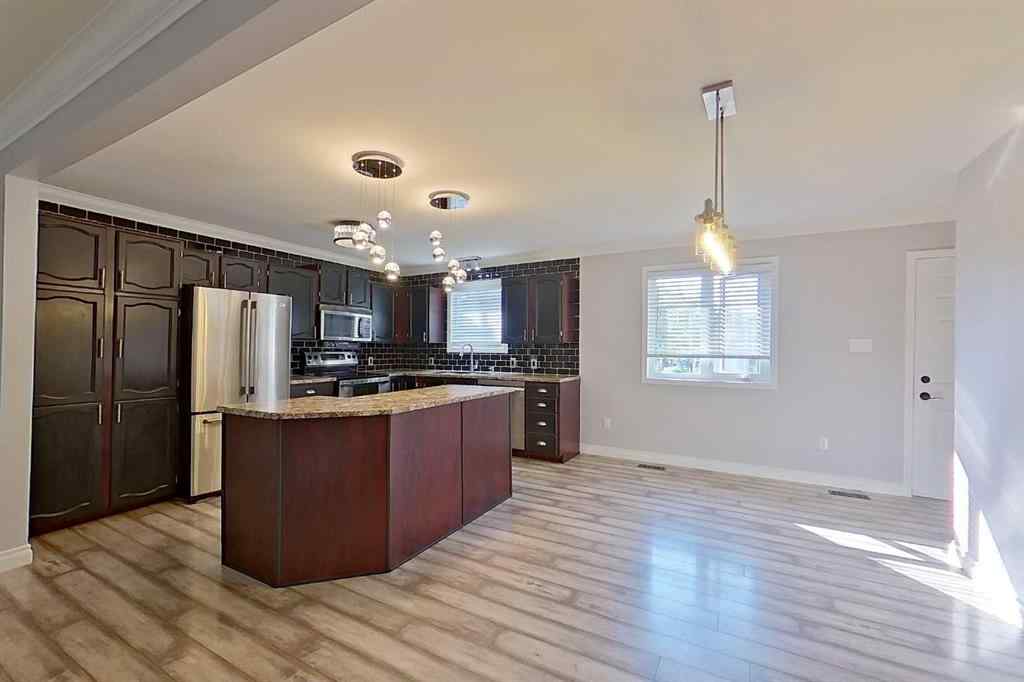 MLS&reg; # A2271138 - 4914 59 Street  in Athabasca Town Athabasca, Residential Open Houses