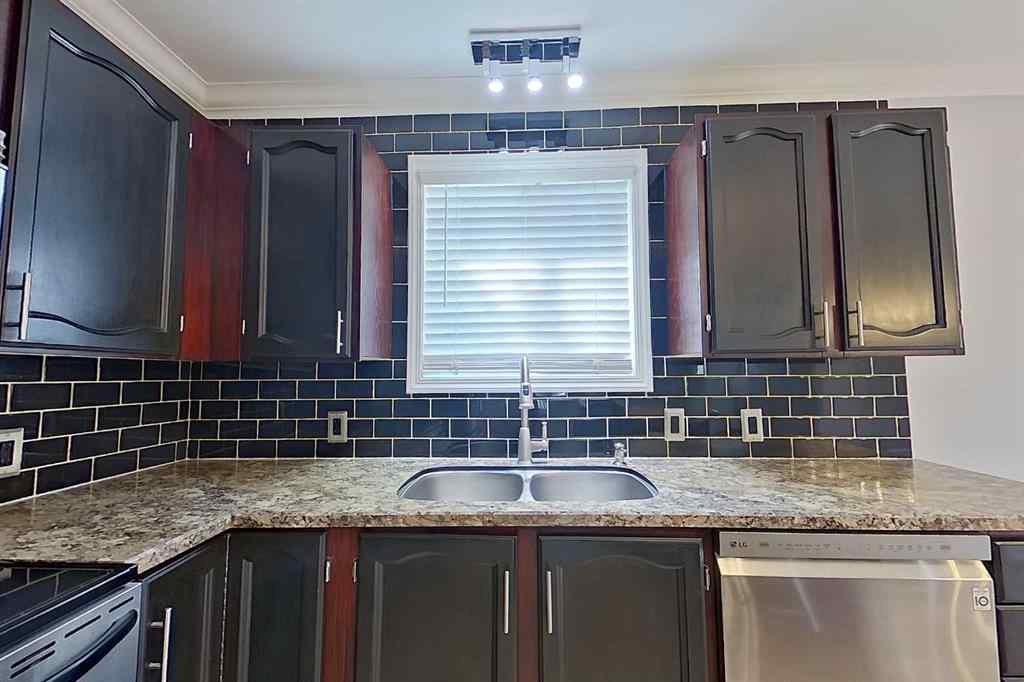 MLS&reg; # A2271138 - 4914 59 Street  in Athabasca Town Athabasca, Residential Open Houses