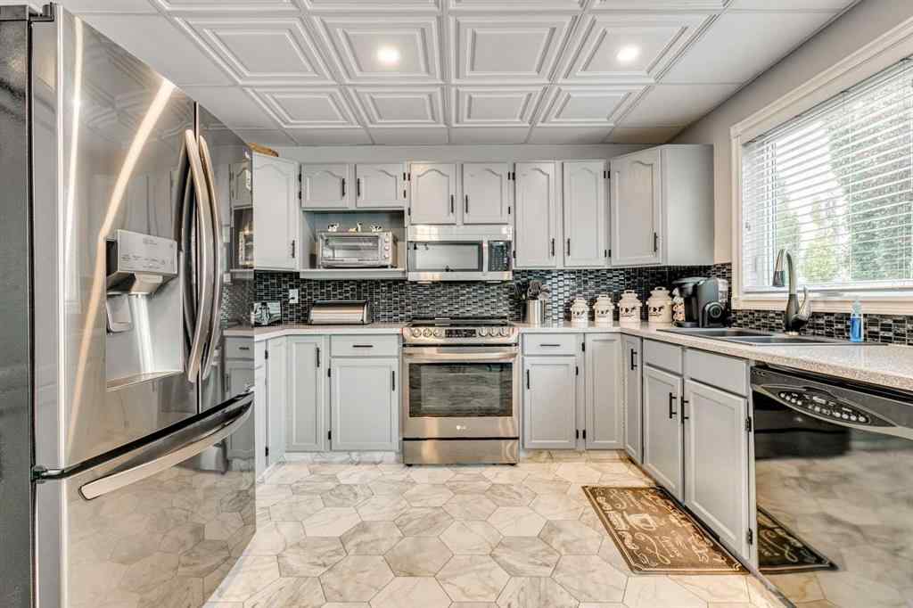 MLS&reg; # A2271147 - 51 Edendale Crescent SE in Edgewater Airdrie, Residential Open Houses