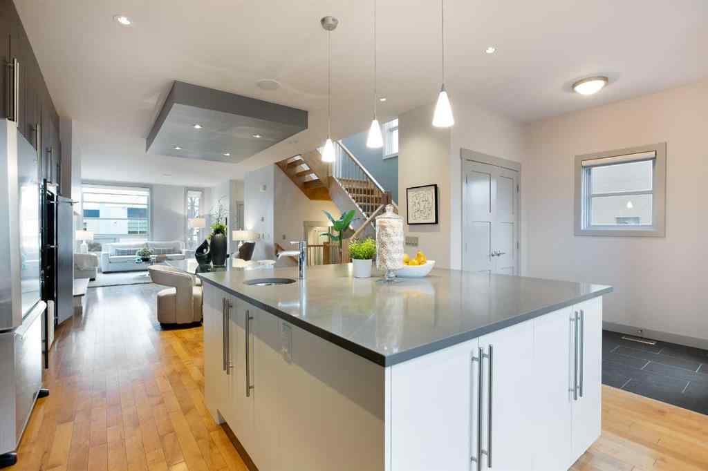 MLS&reg; # A2271149 - 715 32 Street NW in Parkdale Calgary, Residential Open Houses