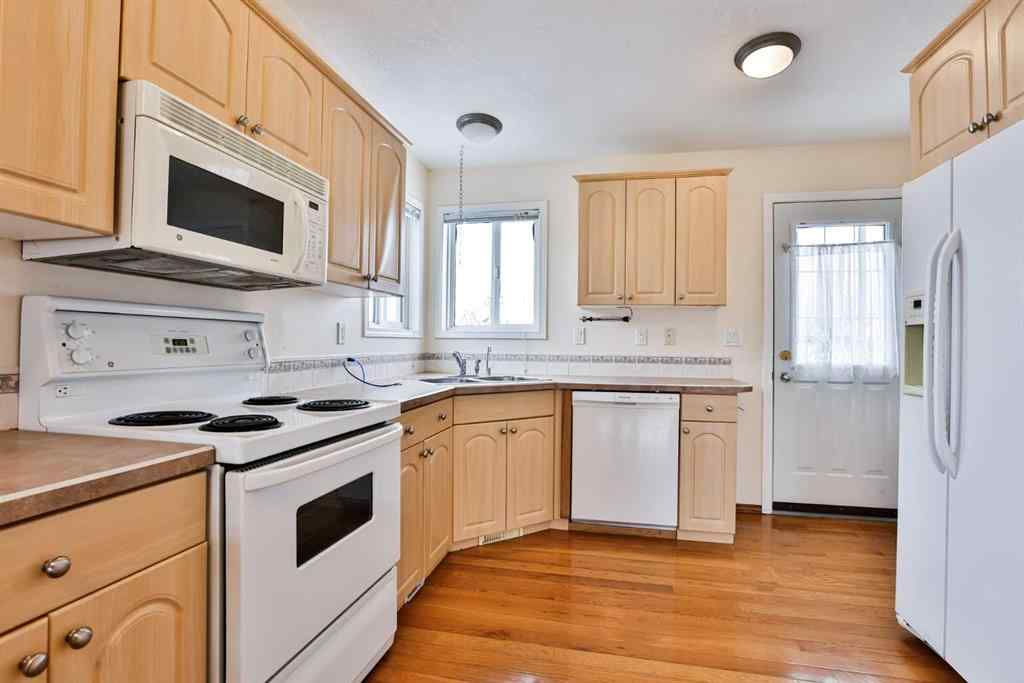 MLS&reg; # A2271155 - 4622 Miners Road  in NONE Coalhurst, Residential Open Houses