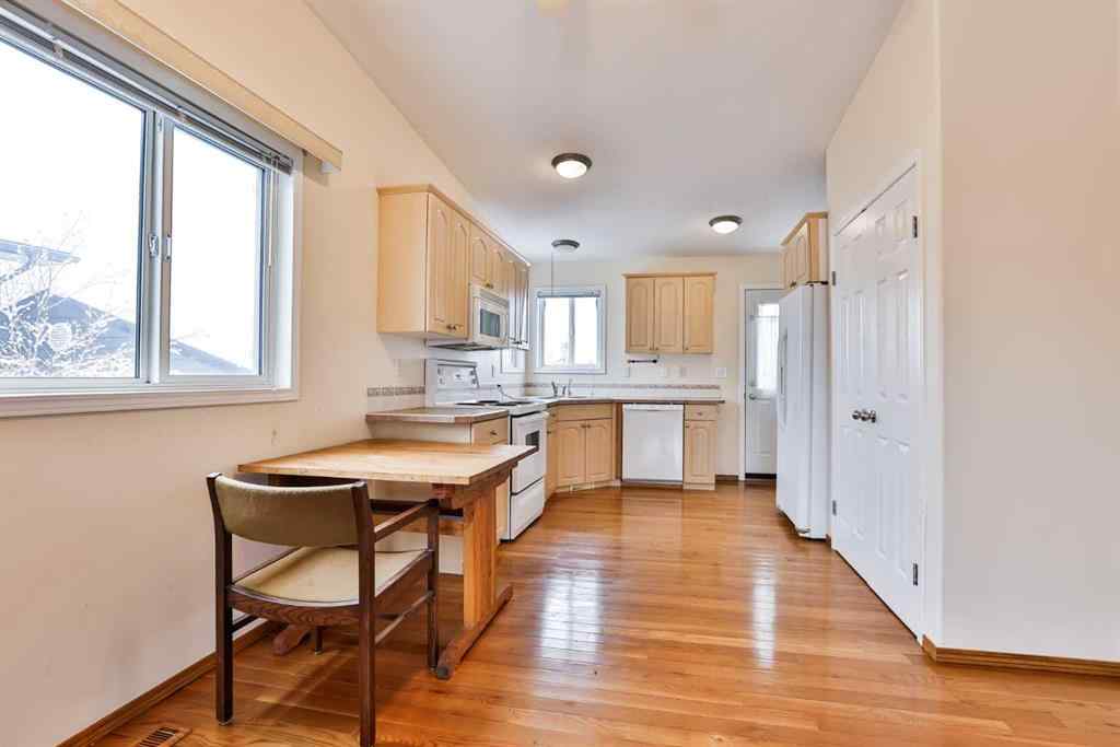 MLS&reg; # A2271155 - 4622 Miners Road  in NONE Coalhurst, Residential Open Houses