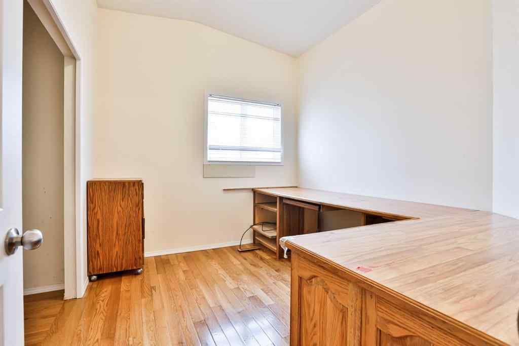 MLS&reg; # A2271155 - 4622 Miners Road  in NONE Coalhurst, Residential Open Houses